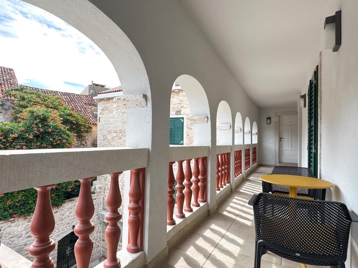 Palace Heritage Apartments 1 Makarska Bagian luar foto