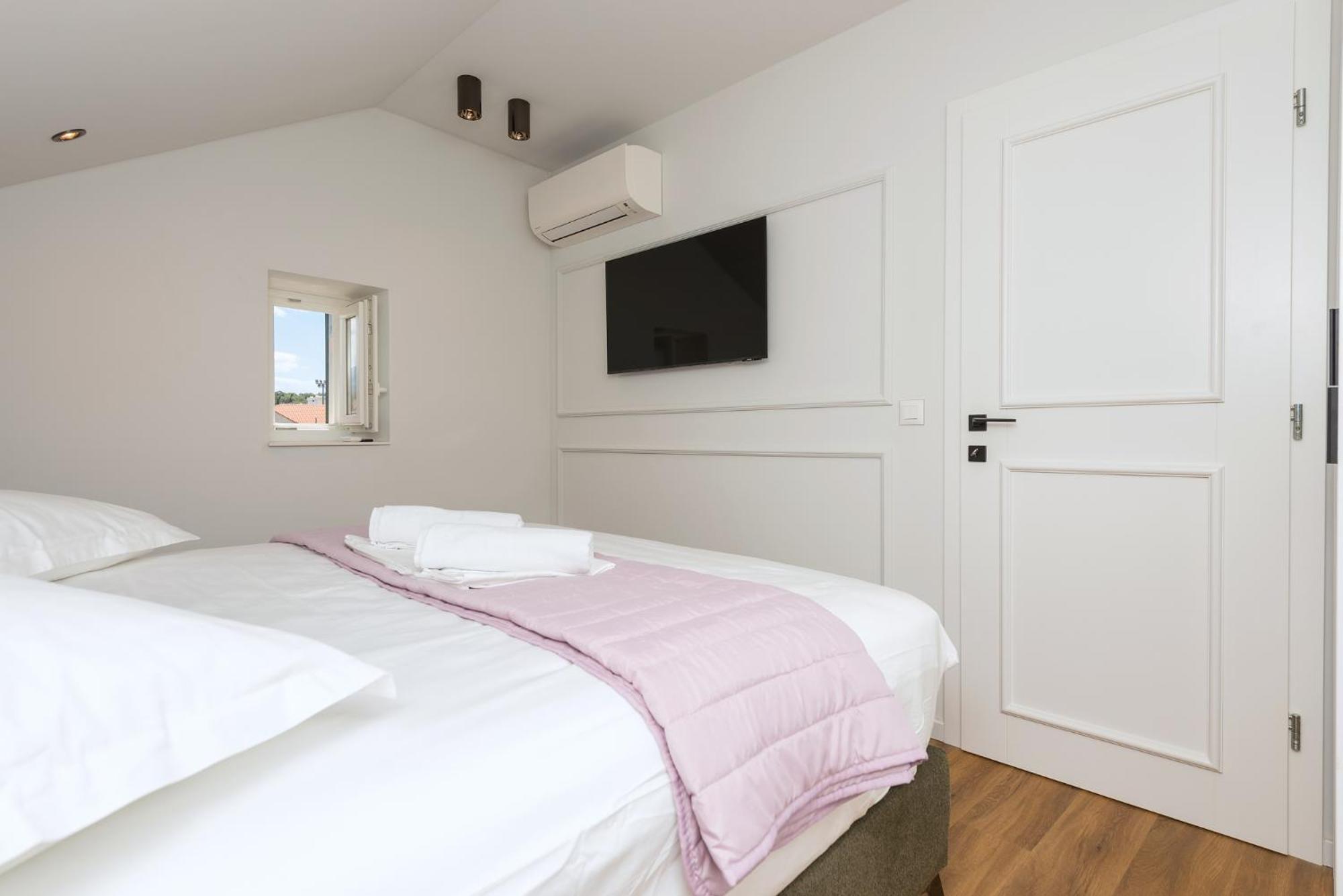 Palace Heritage Apartments 1 Makarska Bagian luar foto