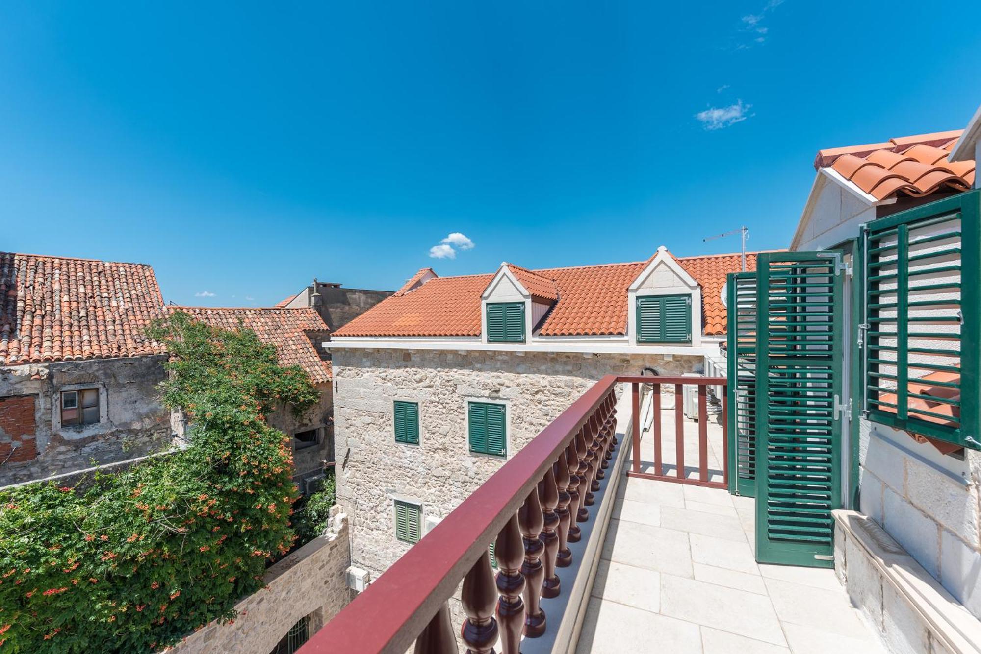 Palace Heritage Apartments 1 Makarska Bagian luar foto